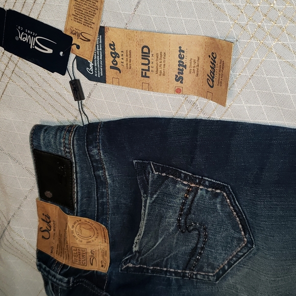 Silver Jeans New Womens Suki Mid Rise Slim Bootcut Jeans Fluid Denim Womens 🎉HP - Picture 12 of 17